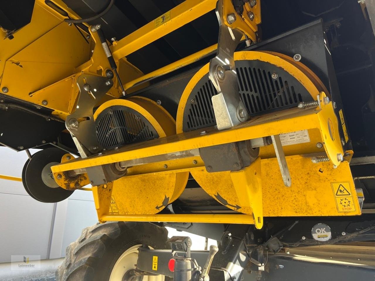 Mähdrescher van het type New Holland TC 5070, Gebrauchtmaschine in Neuhof - Dorfborn (Foto 7)