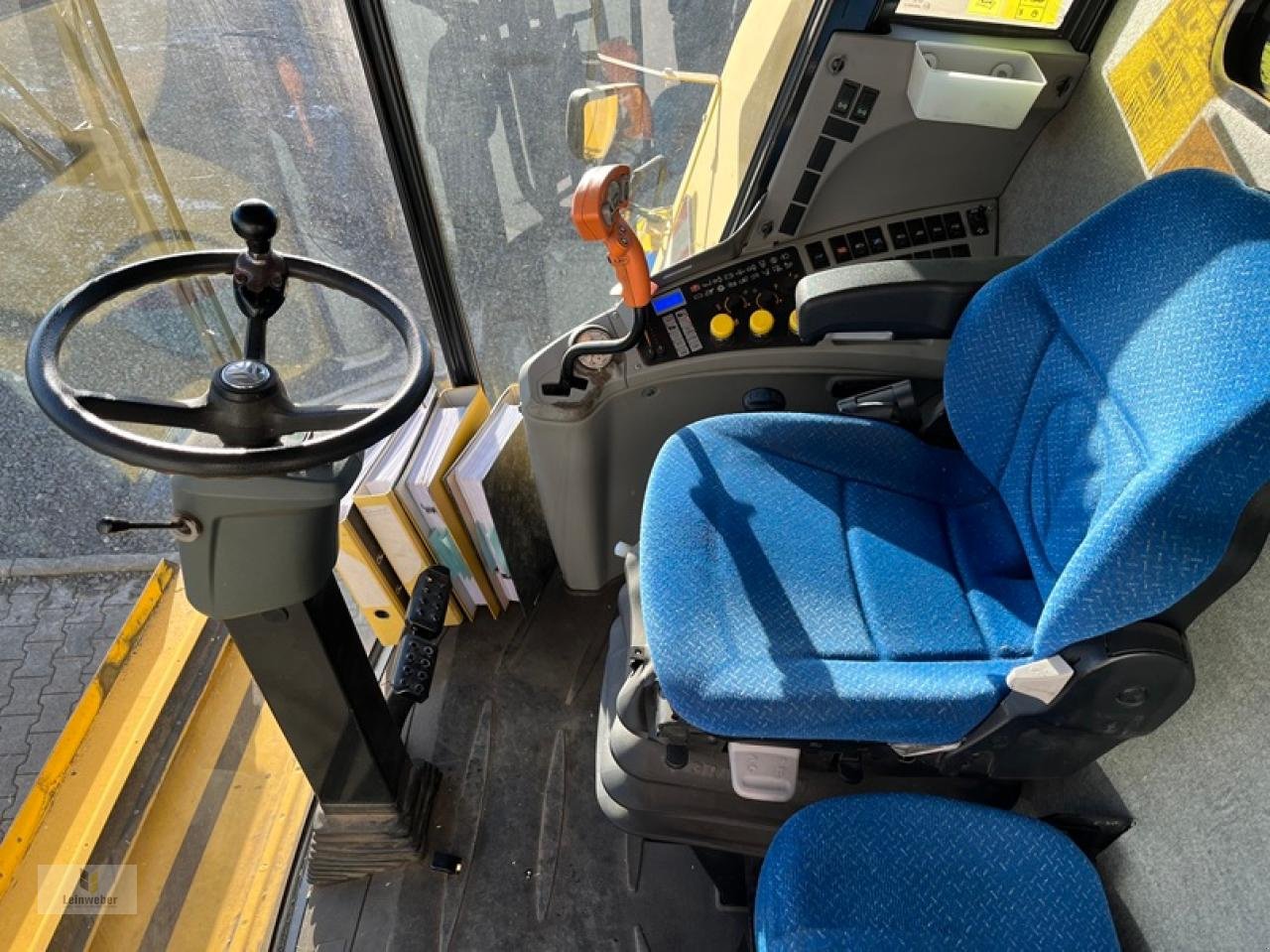 Mähdrescher van het type New Holland TC 5070, Gebrauchtmaschine in Neuhof - Dorfborn (Foto 9)