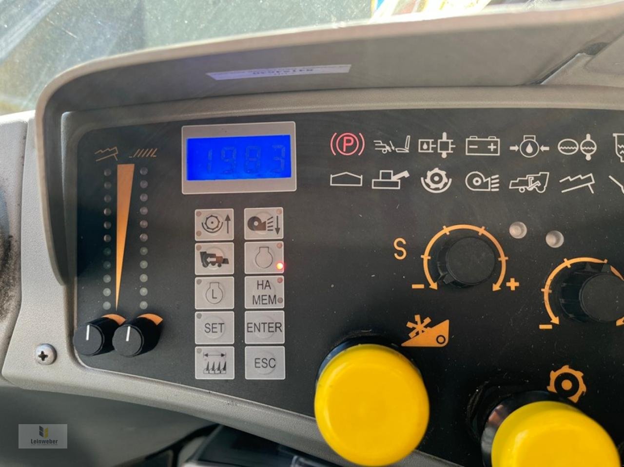 Mähdrescher van het type New Holland TC 5070, Gebrauchtmaschine in Neuhof - Dorfborn (Foto 10)