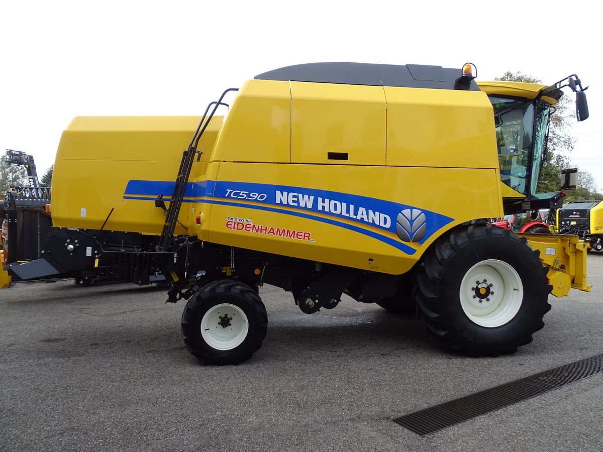 Mähdrescher типа New Holland TC 5.90, Gebrauchtmaschine в Burgkirchen (Фотография 15)