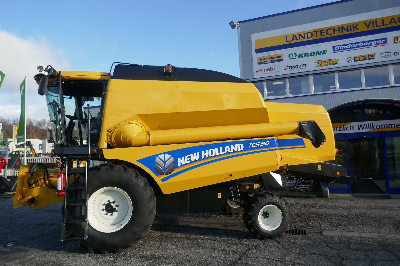 Mähdrescher of the type New Holland TC 5.90, Gebrauchtmaschine in Villach (Picture 1)