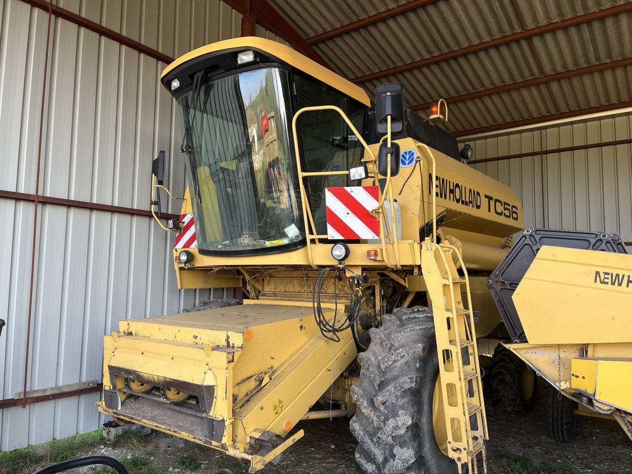 Mähdrescher des Typs New Holland Tc56, Gebrauchtmaschine in VERT TOULON (Bild 1)