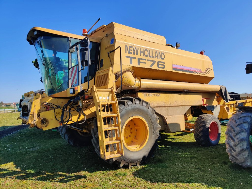 Mähdrescher del tipo New Holland TF 76 ELEKTRA, Gebrauchtmaschine In VERT TOULON (Immagine 2)