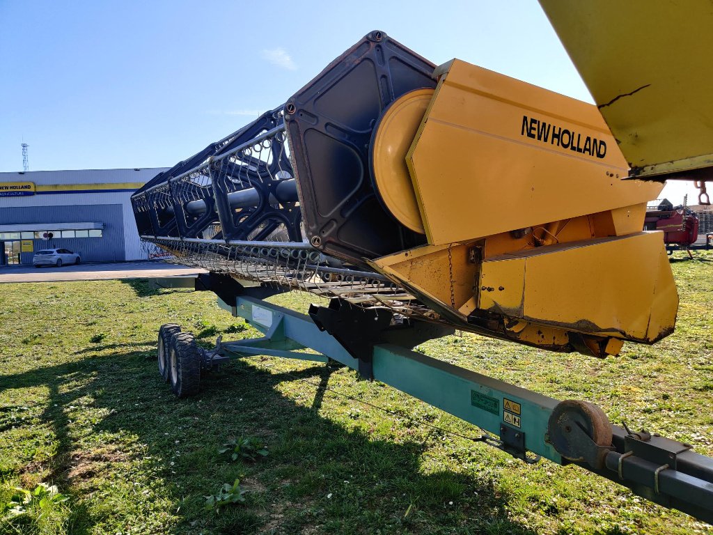 Mähdrescher del tipo New Holland TF 76 ELEKTRA, Gebrauchtmaschine In VERT TOULON (Immagine 3)