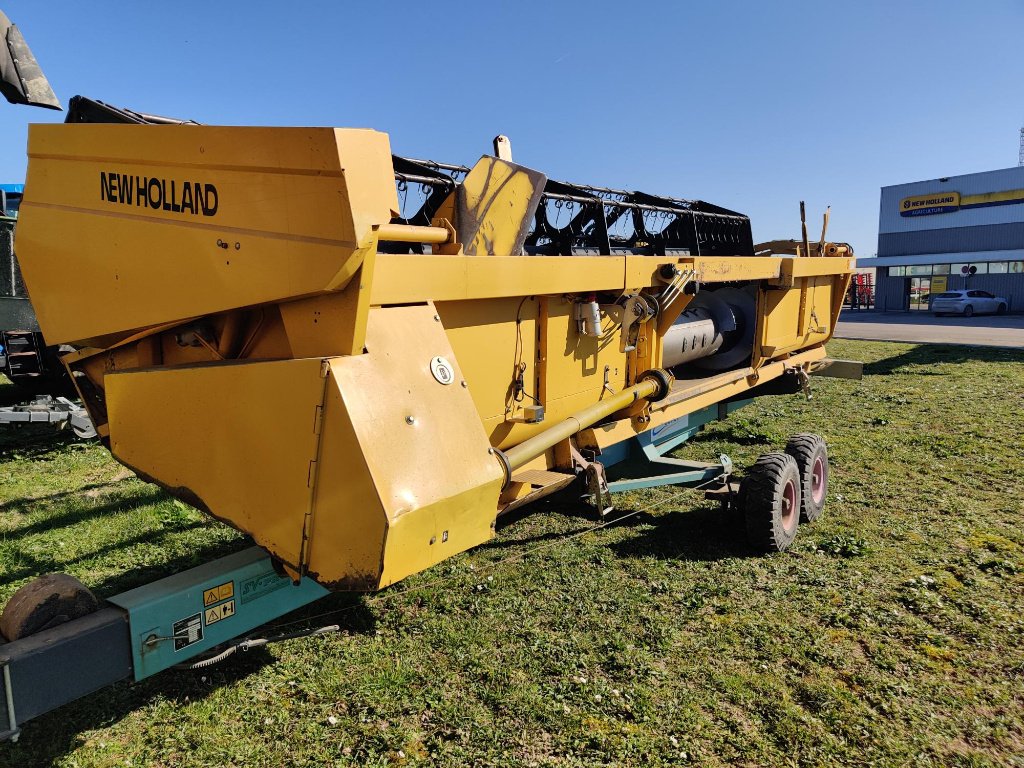 Mähdrescher del tipo New Holland TF 76 ELEKTRA, Gebrauchtmaschine In VERT TOULON (Immagine 10)