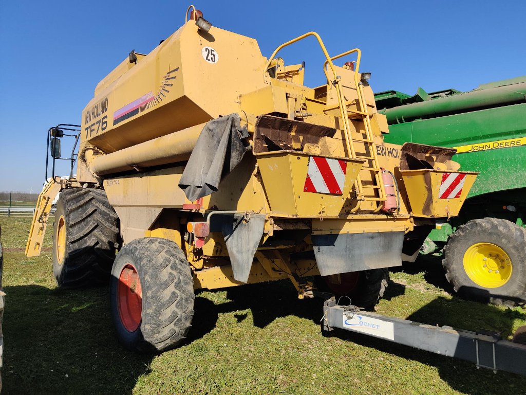 Mähdrescher del tipo New Holland TF 76 ELEKTRA, Gebrauchtmaschine In VERT TOULON (Immagine 7)