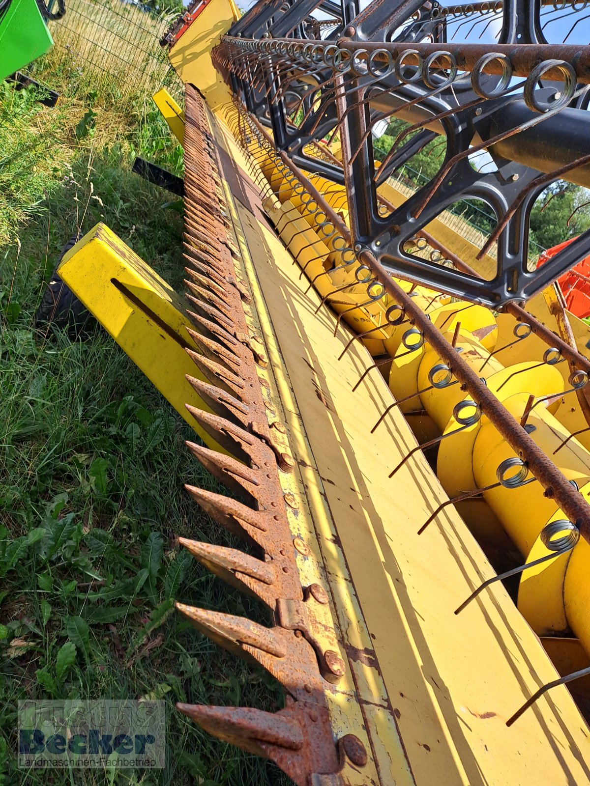 Mähdrescher of the type New Holland TF 78, Gebrauchtmaschine in Weimar-Niederwalgern (Picture 22)