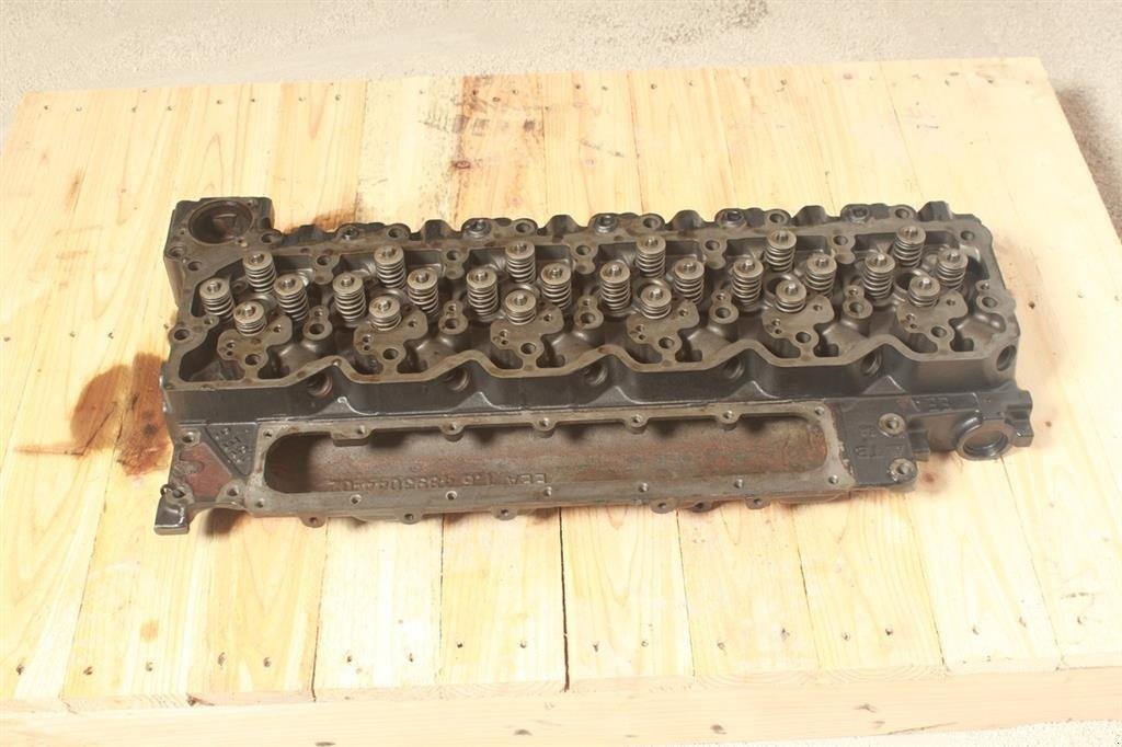 Mähdrescher tip New Holland TS125A Topstykke / Cylinder Head, Gebrauchtmaschine in Viborg (Poză 4)