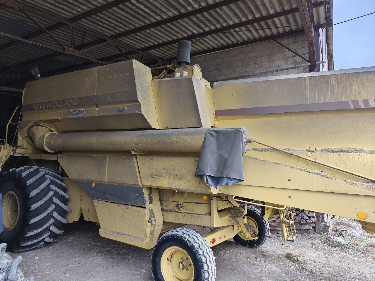 Mähdrescher του τύπου New Holland TX 32, Gebrauchtmaschine σε Gondrecourt-le-Château (Φωτογραφία 1)