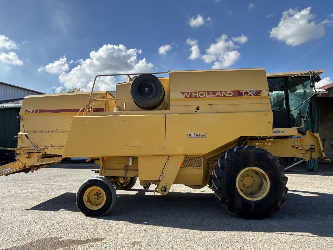 Mähdrescher Türe ait New Holland TX 32, Gebrauchtmaschine içinde VERT TOULON (resim 5)