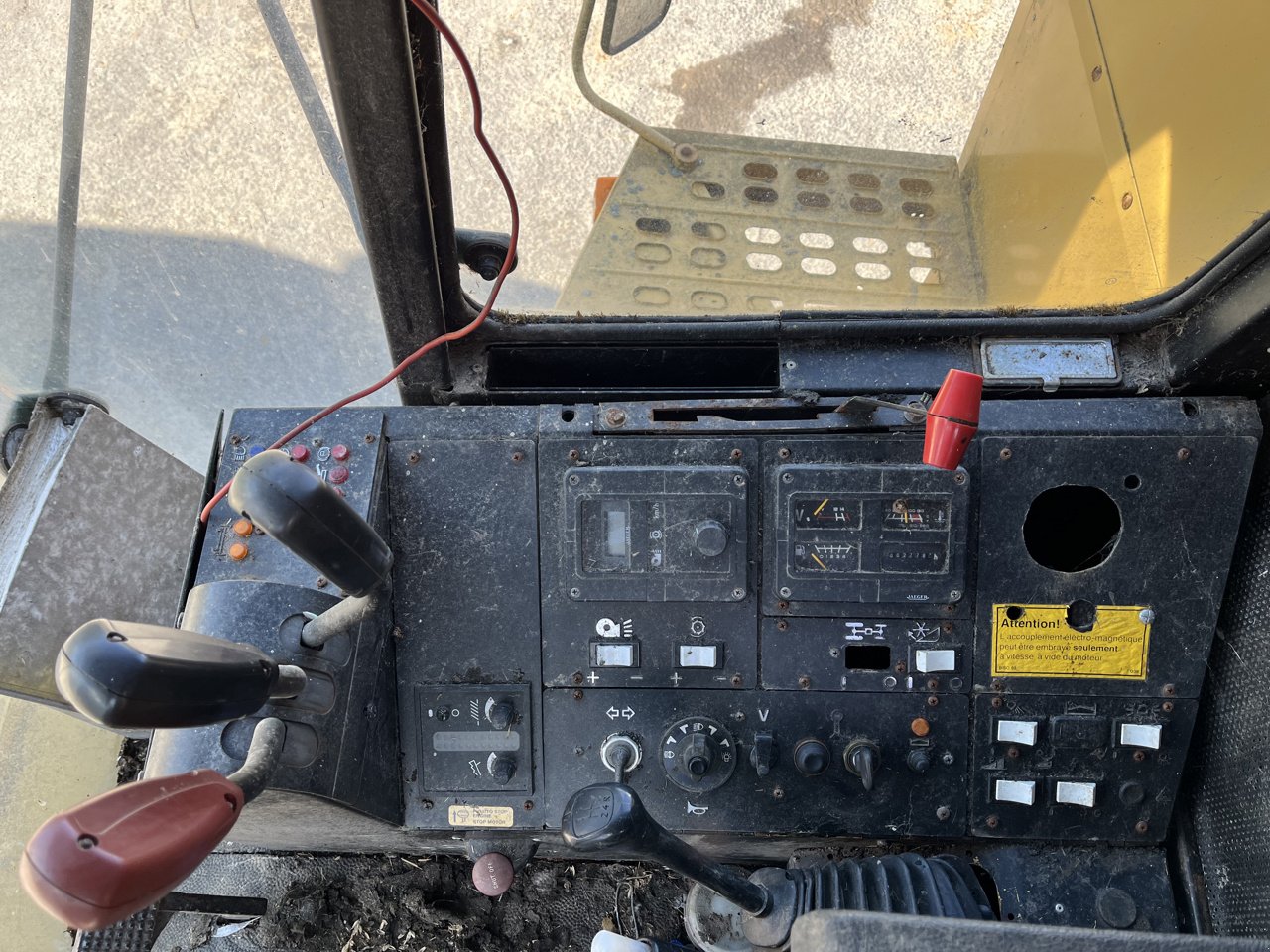 Mähdrescher Türe ait New Holland TX 32, Gebrauchtmaschine içinde VERT TOULON (resim 10)