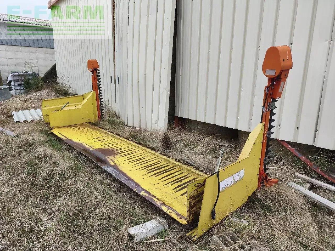 Mähdrescher del tipo New Holland tx 32, Gebrauchtmaschine In CHAUVONCOURT (Immagine 2)