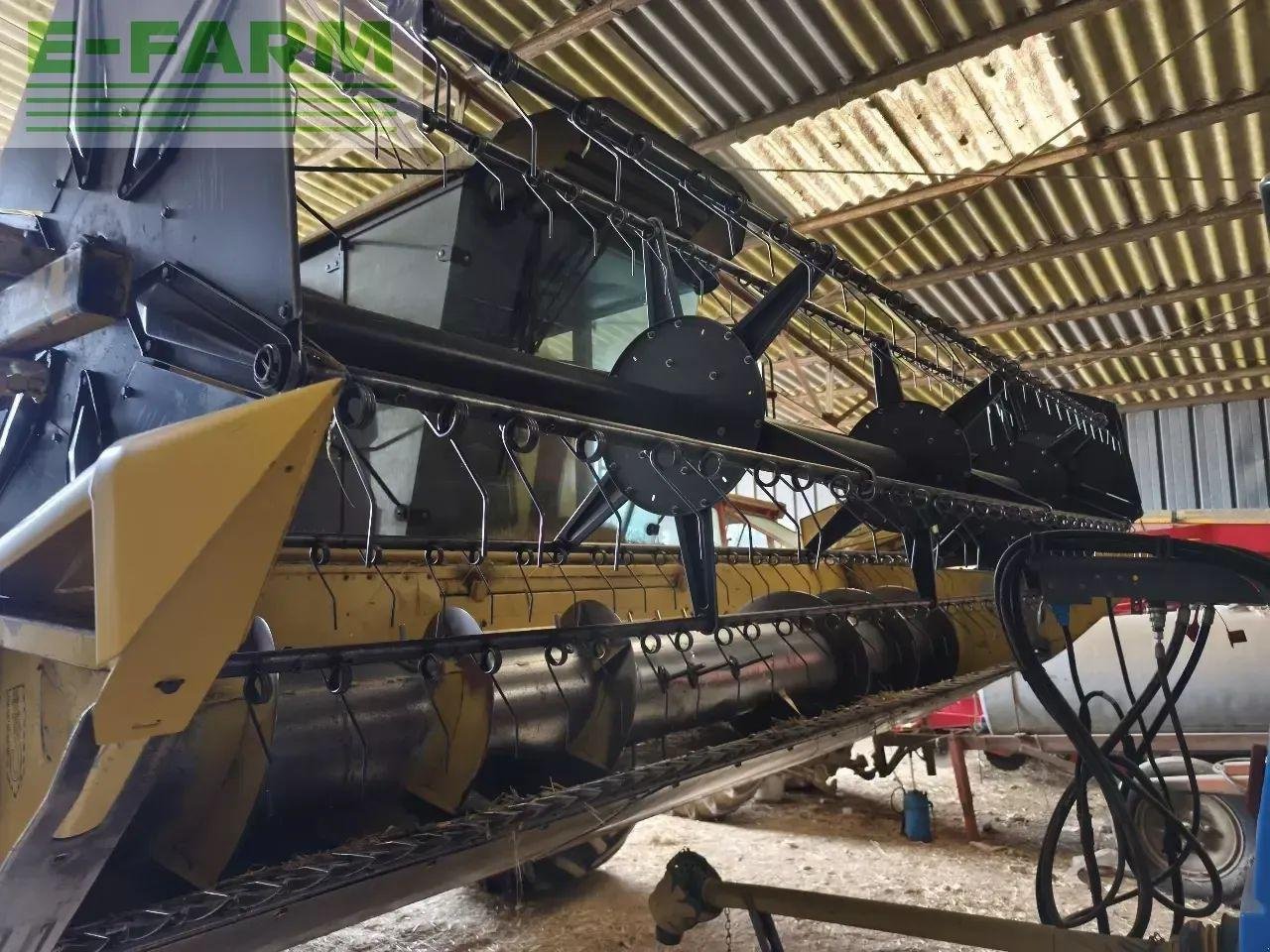 Mähdrescher del tipo New Holland tx 32, Gebrauchtmaschine In CHAUVONCOURT (Immagine 3)