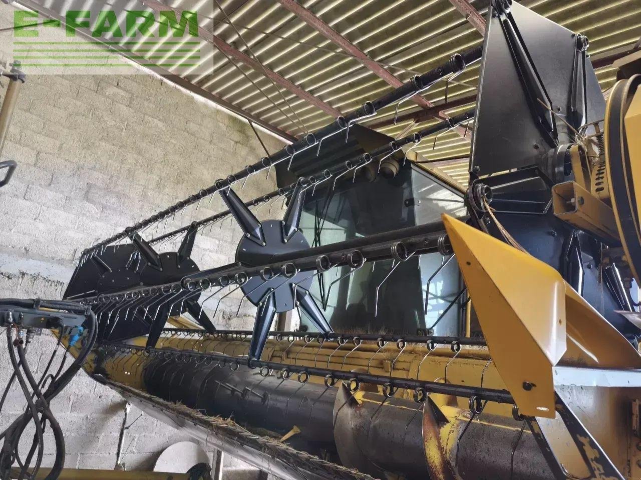 Mähdrescher del tipo New Holland tx 32, Gebrauchtmaschine In CHAUVONCOURT (Immagine 4)