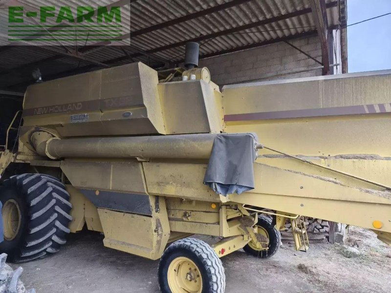 Mähdrescher типа New Holland tx 32, Gebrauchtmaschine в CHAUVONCOURT