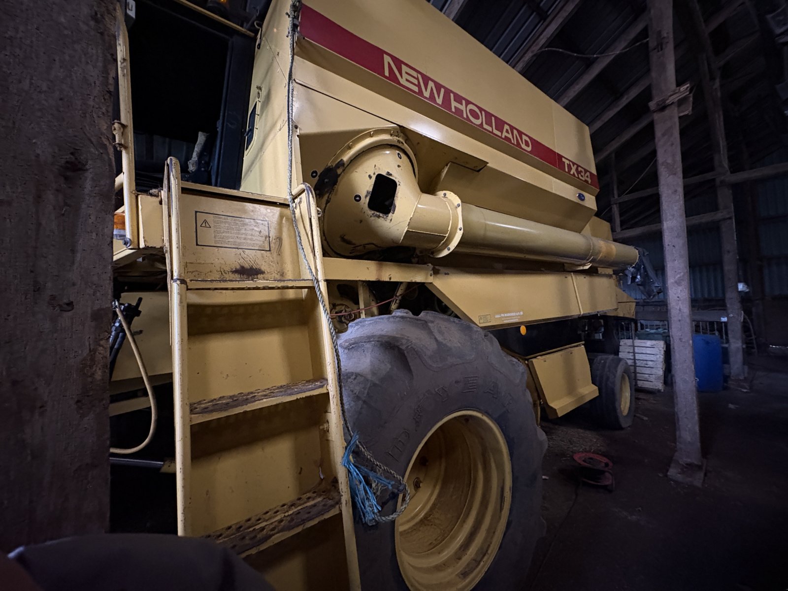 Mähdrescher des Typs New Holland TX 34 SLH, Gebrauchtmaschine in Thisted (Bild 2)