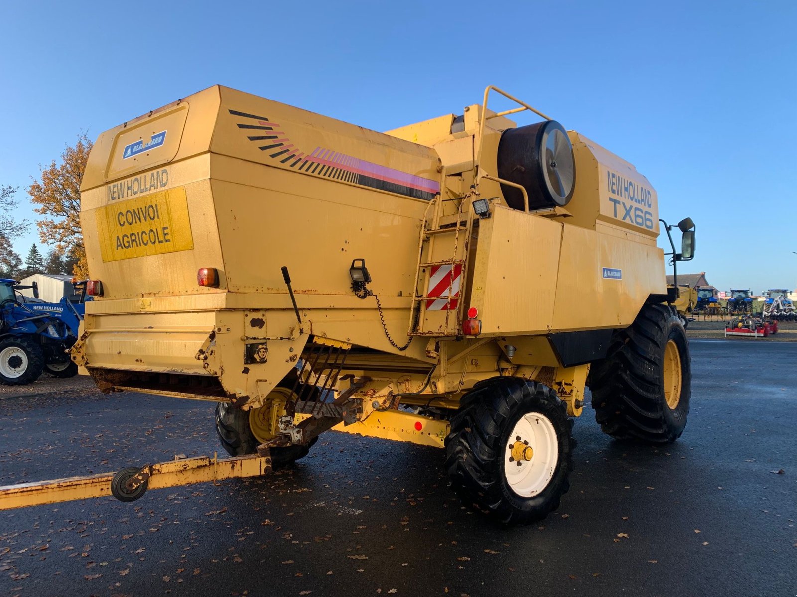 Mähdrescher типа New Holland TX 66, Gebrauchtmaschine в TREMEUR (Фотография 3)