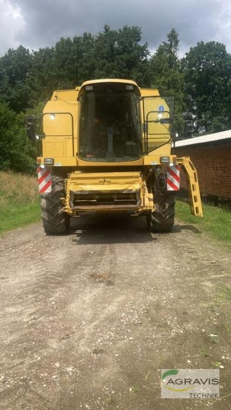 Mähdrescher of the type New Holland TX 67, Gebrauchtmaschine in Schneverdingen (Picture 2)