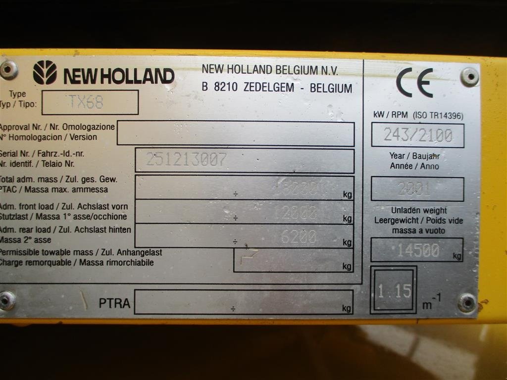 Mähdrescher des Typs New Holland TX 68 PLUS med et 24fod skærebord, snitter og avnespreder., Gebrauchtmaschine in Lintrup (Bild 4)