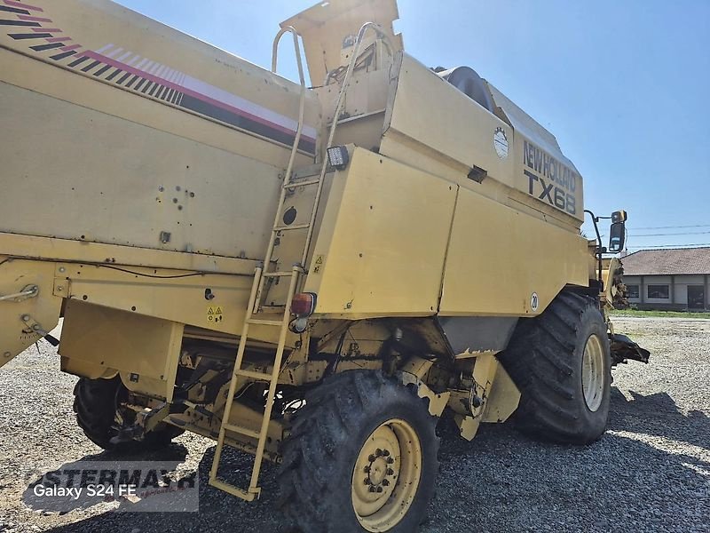 Mähdrescher of the type New Holland TX 68 Plus, Gebrauchtmaschine in Mediasch (Picture 5)