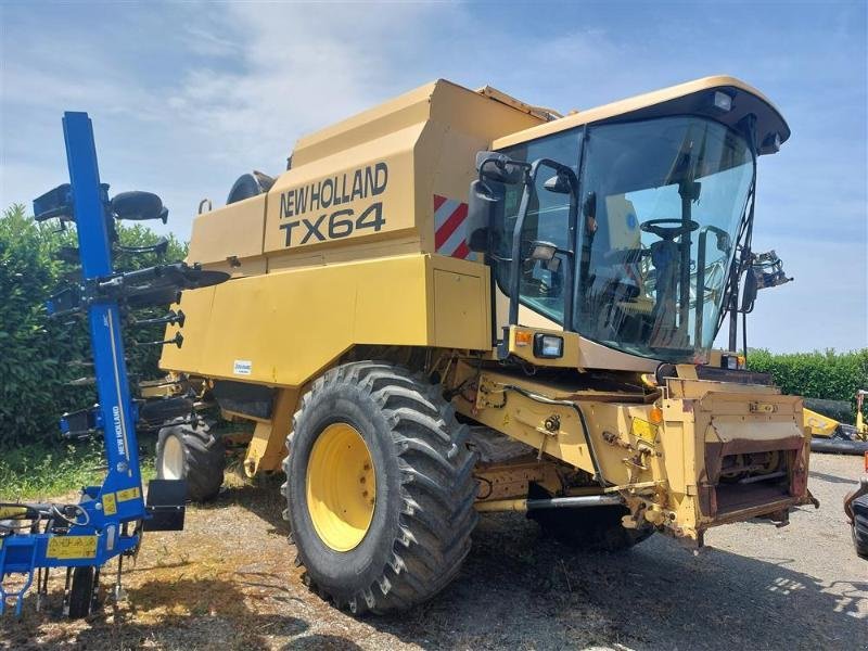 Mähdrescher typu New Holland TX64, Gebrauchtmaschine v ANTIGNY (Obrázek 3)