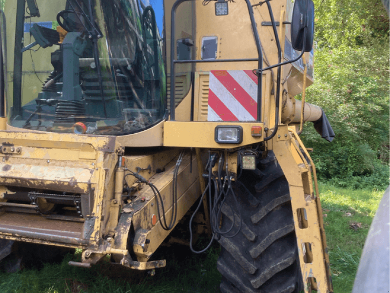 Mähdrescher des Typs New Holland TX66 SL, Gebrauchtmaschine in TREMEUR (Bild 1)