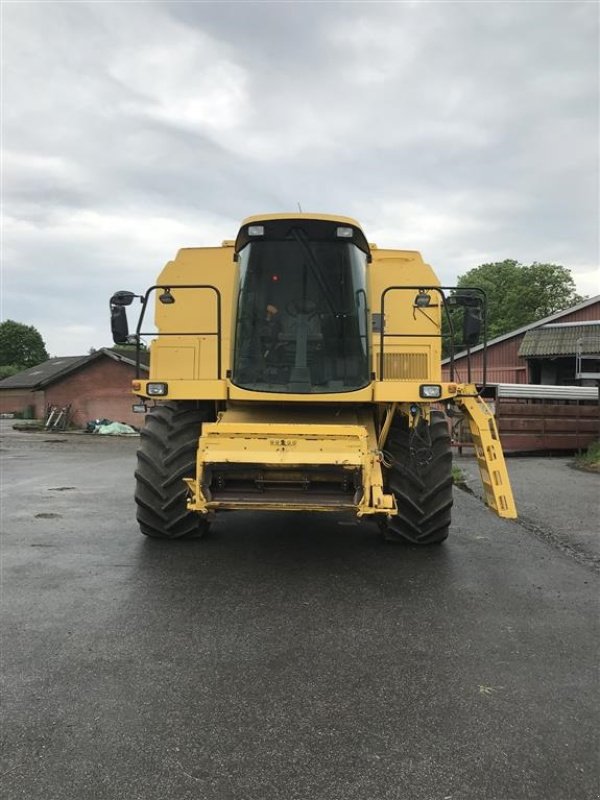 Mähdrescher tip New Holland TX66, Gebrauchtmaschine in Hadsten (Poză 3)