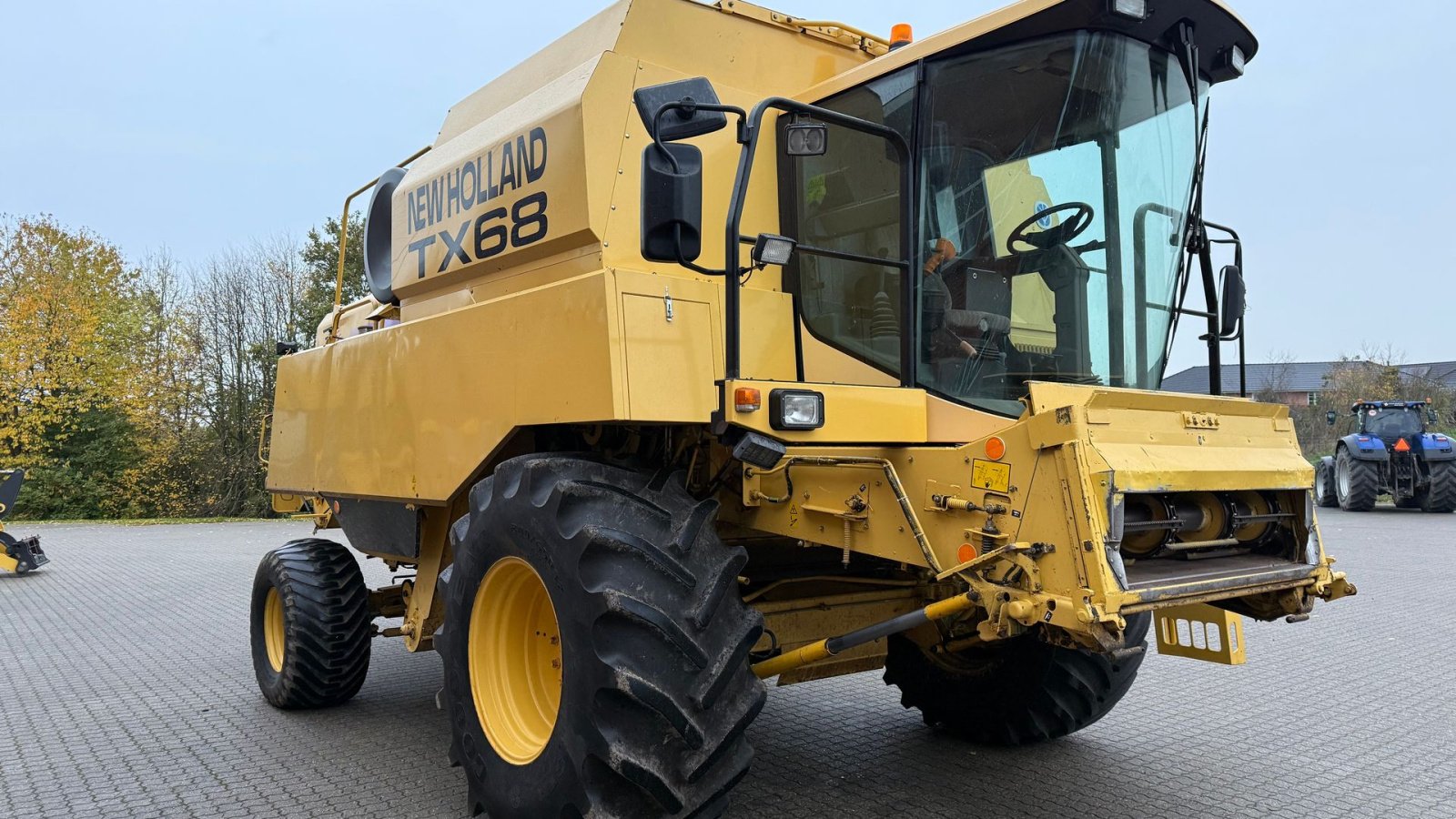 Mähdrescher des Typs New Holland TX68 + 24” skærebord, Gebrauchtmaschine in Gjerlev J. (Bild 4)
