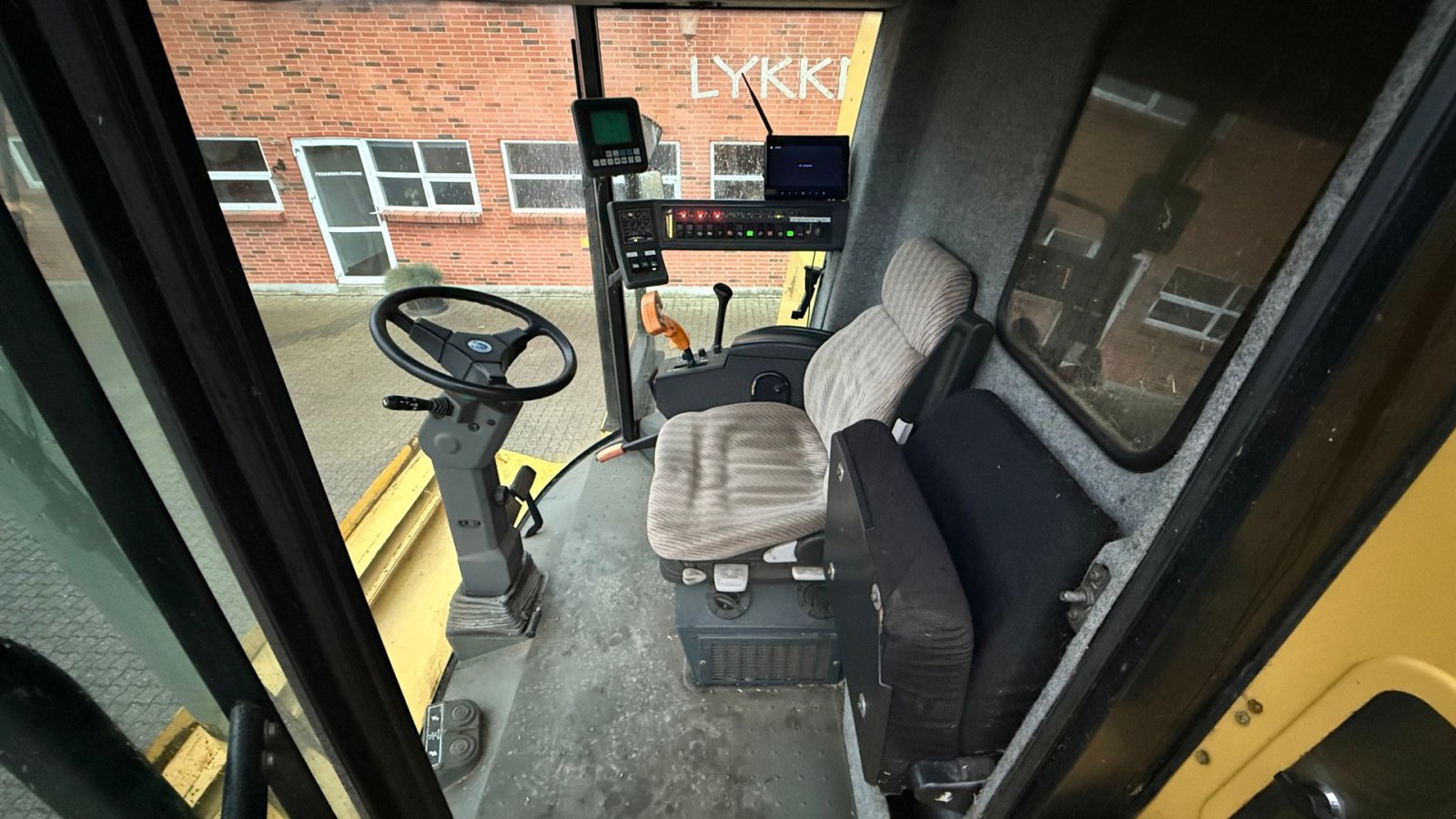 Mähdrescher des Typs New Holland TX68 + 24” skærebord, Gebrauchtmaschine in Gjerlev J. (Bild 16)