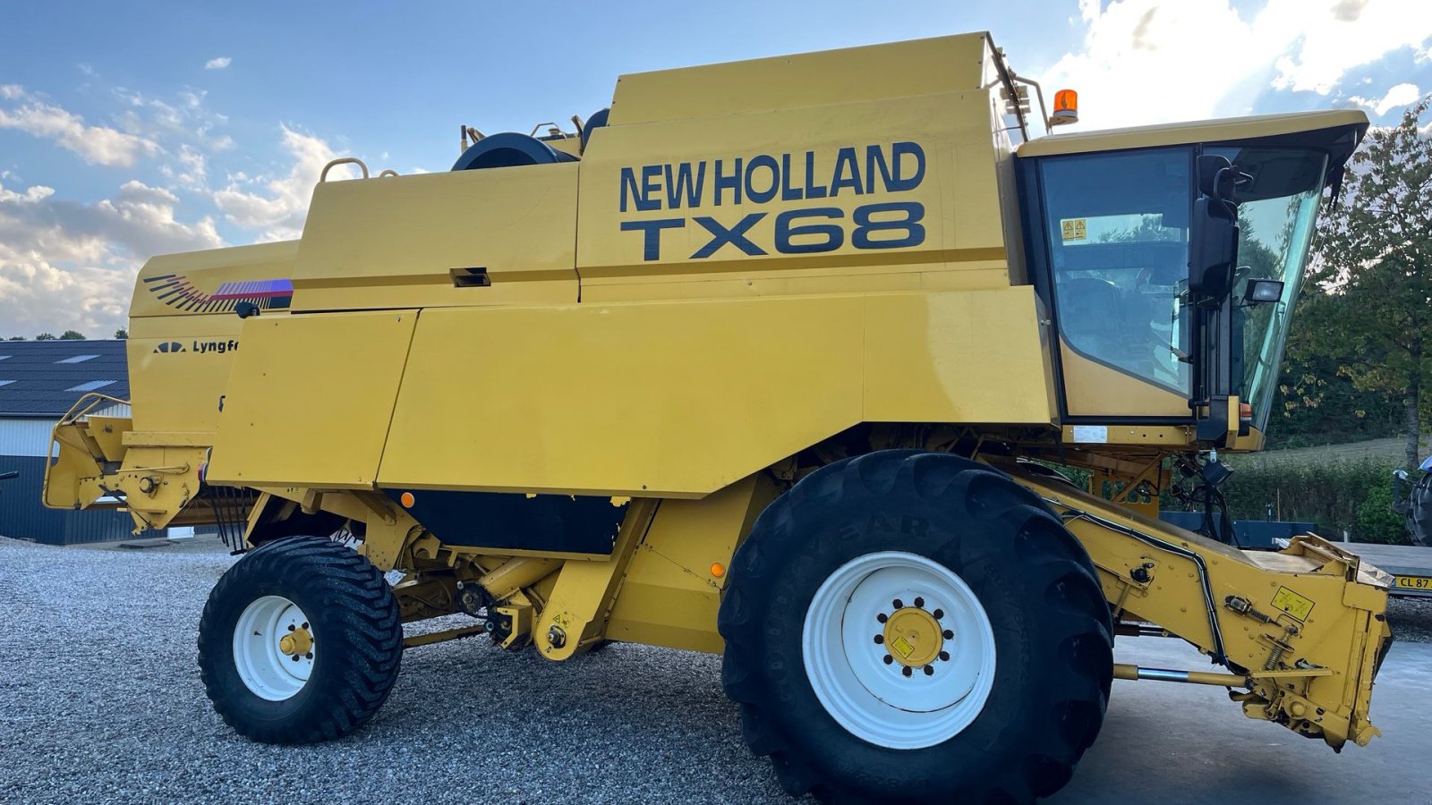 Mähdrescher Türe ait New Holland TX68 Årg 2002 med 24 fod, Gebrauchtmaschine içinde Vejle (resim 4)