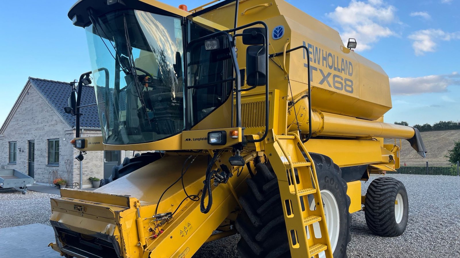 Mähdrescher Türe ait New Holland TX68 Årg 2002 med 24 fod, Gebrauchtmaschine içinde Vejle (resim 1)