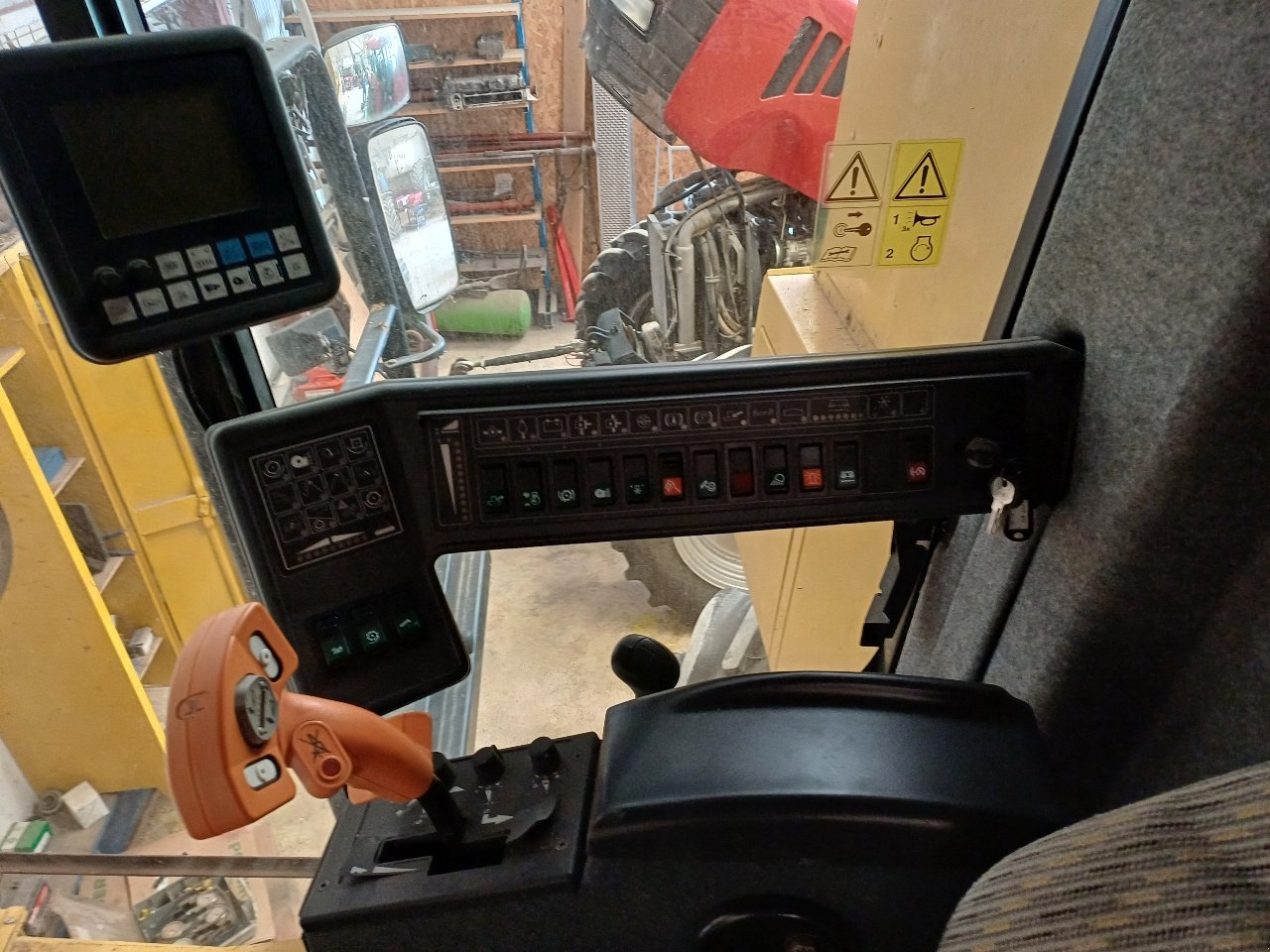 Mähdrescher del tipo New Holland TX68, Gebrauchtmaschine In VERT TOULON (Immagine 7)