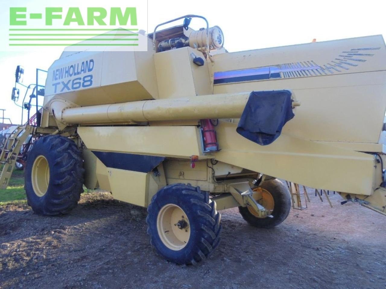 Mähdrescher of the type New Holland tx68fs, Gebrauchtmaschine in Authon (Picture 7)