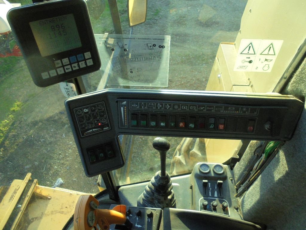 Mähdrescher typu New Holland TX68FS, Gebrauchtmaschine v AUTHON (Obrázek 5)