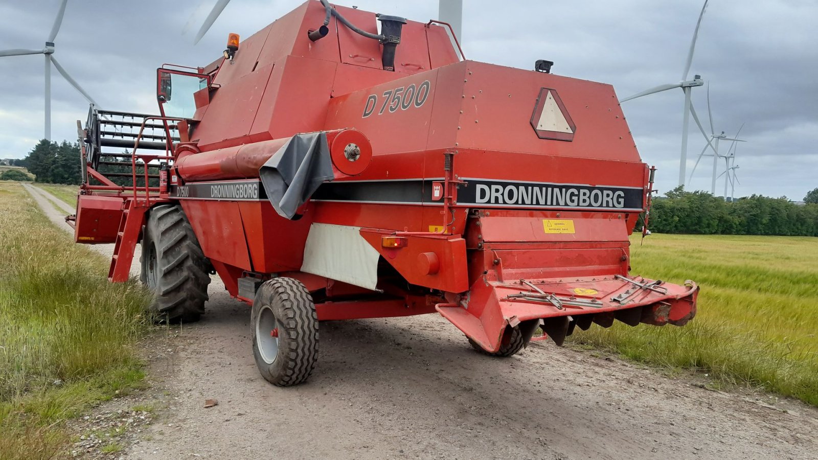 Mähdrescher del tipo Sonstige D7500 med snitter og aircon 3 gears hydro en af de sidste produceret med rød hus, Gebrauchtmaschine In Skive (Immagine 3)