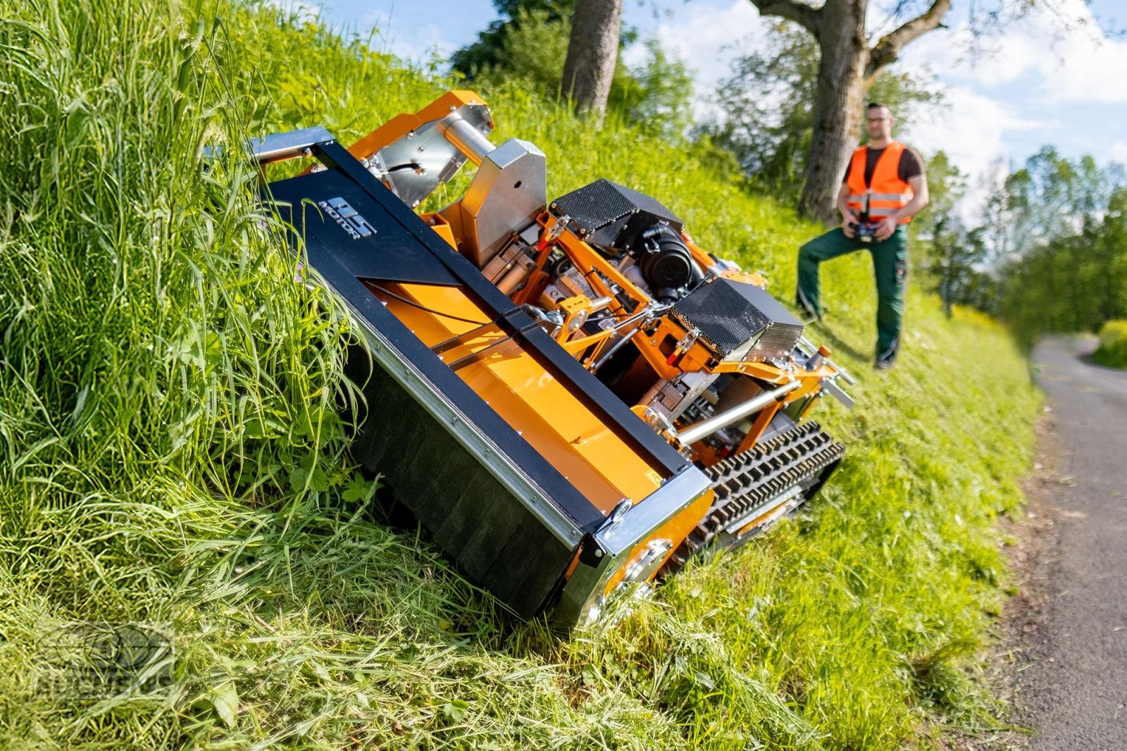 Mähraupe des Typs AS-Motor AS 1000 OVIS RC, Neumaschine in Olpe (Bild 1)