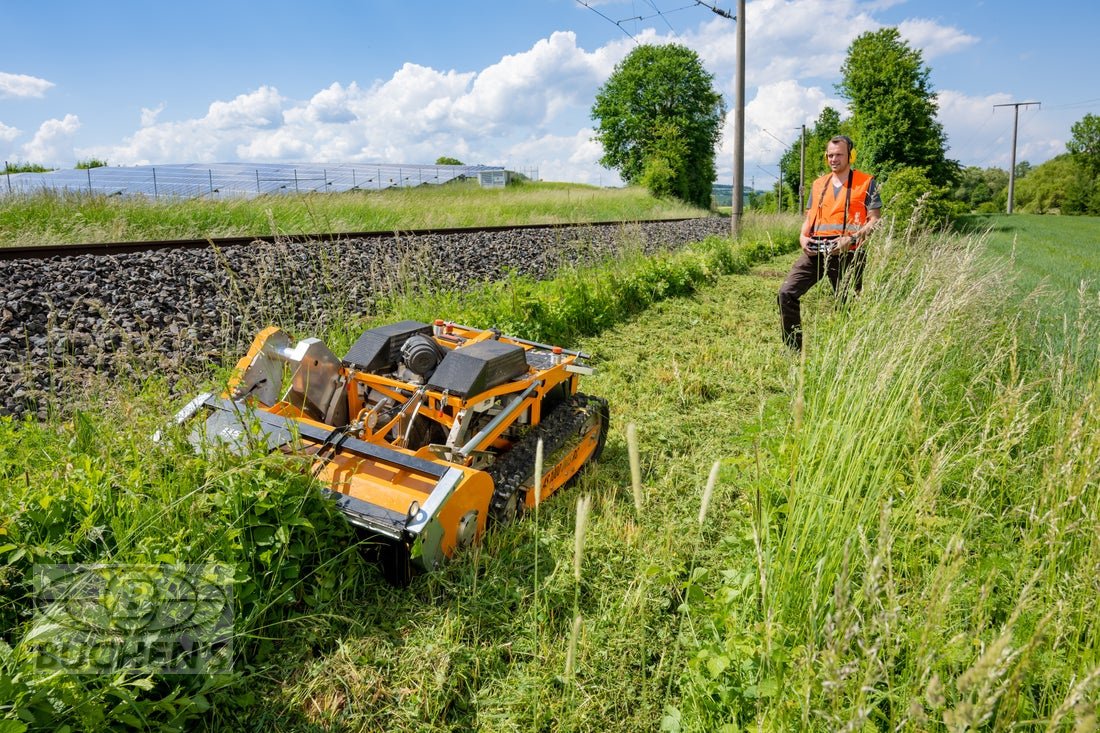 Mähraupe des Typs AS-Motor AS 1000 OVIS RC, Neumaschine in Olpe (Bild 19)