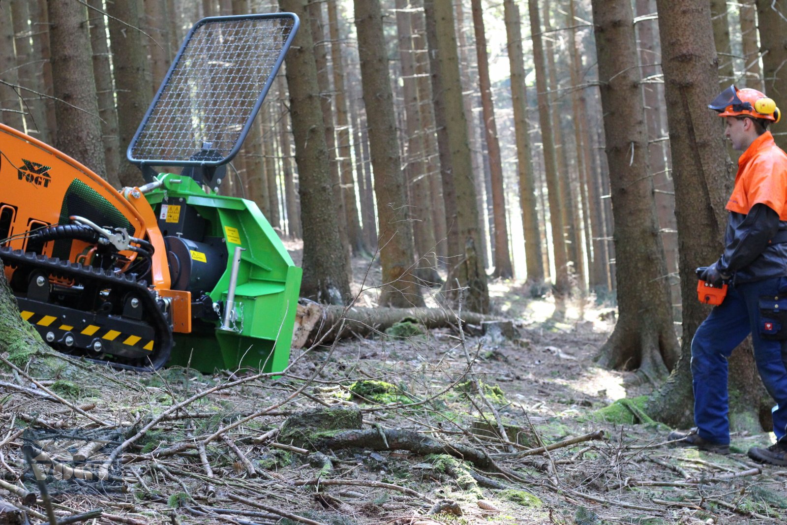 Mähraupe des Typs MDB LV 600 PRO Mulchraupe /Funkraupe /Geräteträger mit Ritter D60 Seilwinde, Neumaschine in Schmallenberg (Bild 3)