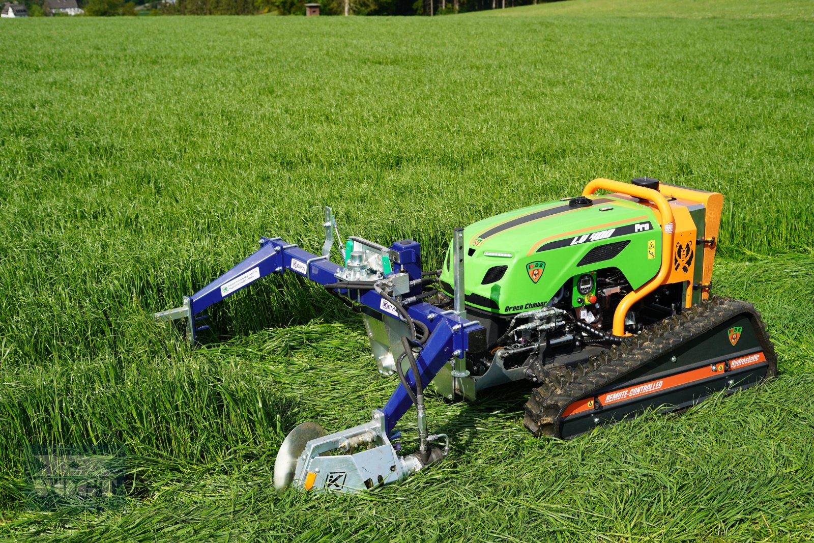 Mähraupe des Typs MDB LV400 PRO X Mähraupe /Funkraupe mit Doppelmesser Frontmähwerk, Neumaschine in Schmallenberg (Bild 1)