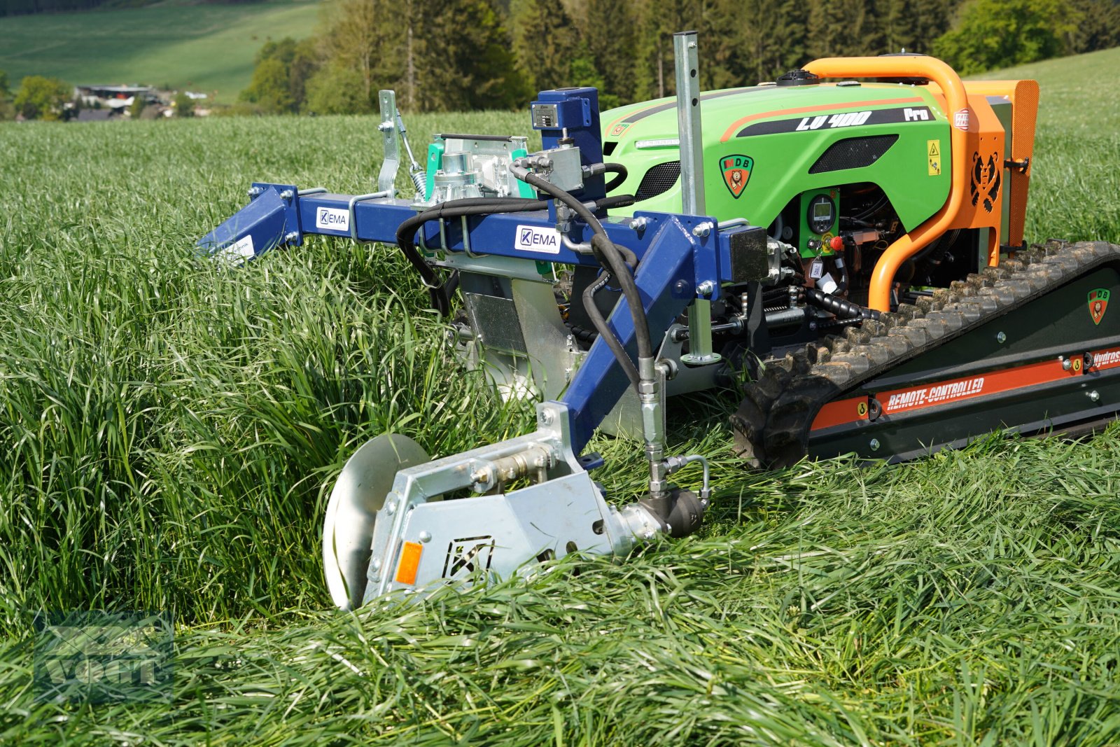 Mähraupe des Typs MDB LV400 PRO X Mähraupe /Funkraupe mit Doppelmesser Frontmähwerk, Neumaschine in Schmallenberg (Bild 5)