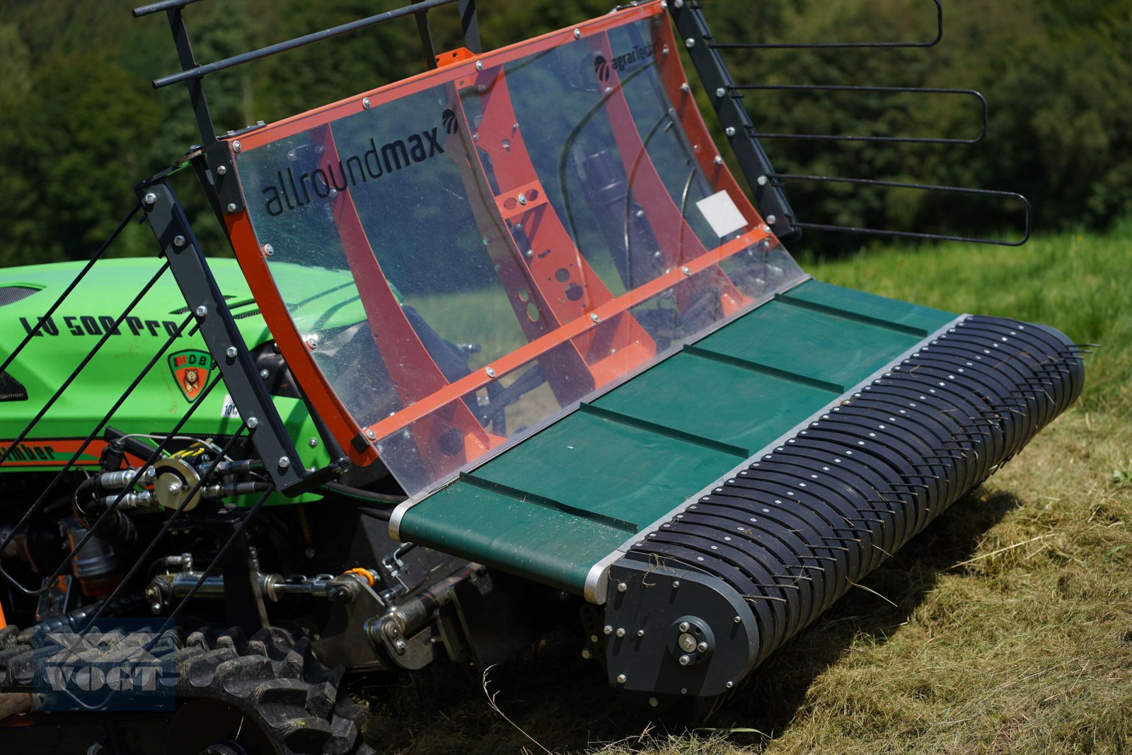 Mähraupe des Typs MDB LV500 PRO Mähraupe /Funkraupe mit MDB Pick-Up-Schwader 175-Lagergerät-, Neumaschine in Schmallenberg (Bild 3)