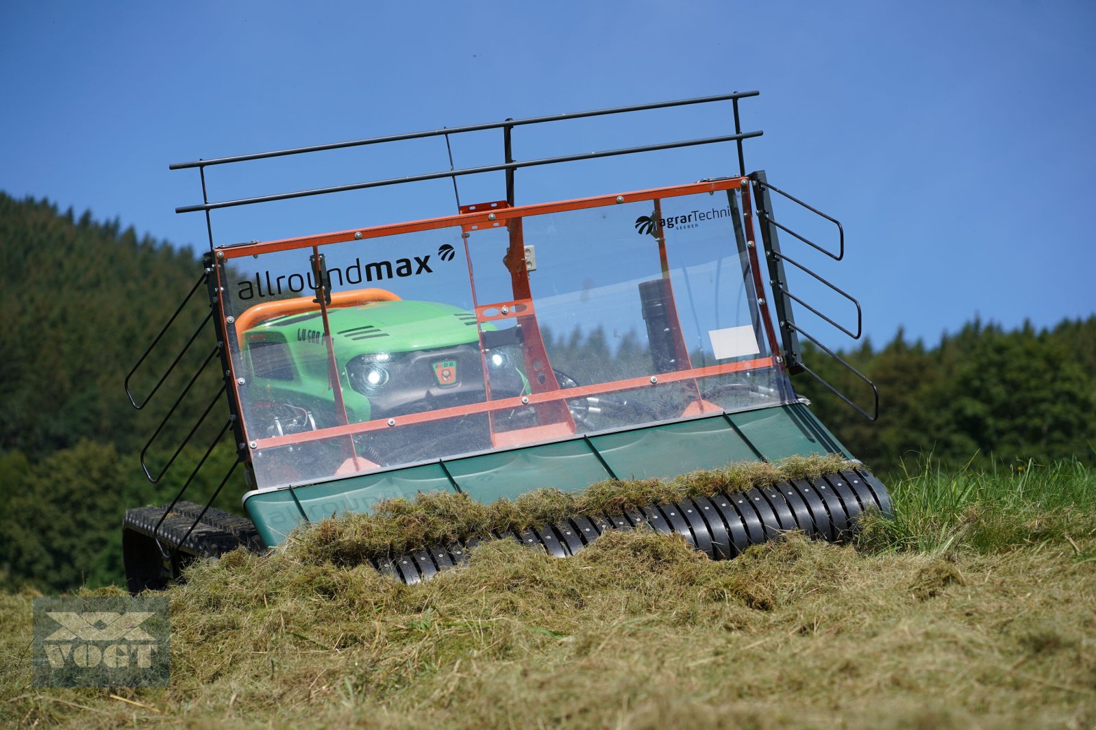 Mähraupe des Typs MDB LV500 PRO Mähraupe /Funkraupe mit MDB Pick-Up-Schwader 175-Lagergerät-, Neumaschine in Schmallenberg (Bild 5)