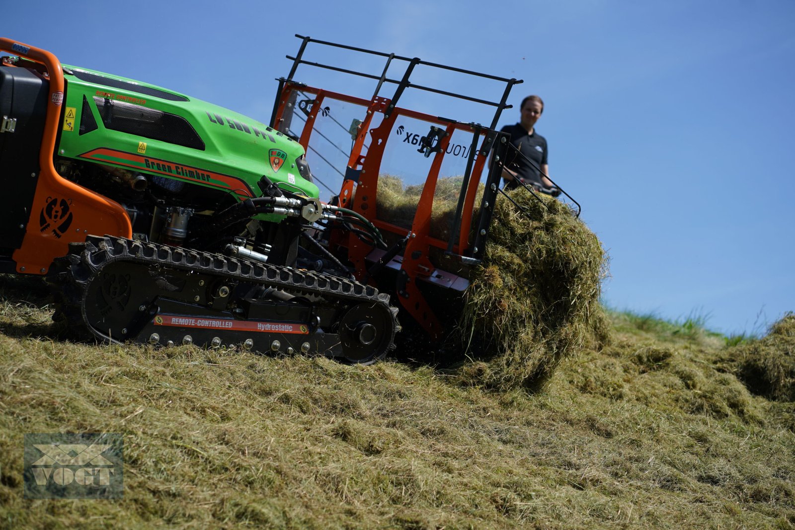 Mähraupe des Typs MDB LV500 PRO Mähraupe /Funkraupe mit MDB Pick-Up-Schwader 175-Lagergerät-, Neumaschine in Schmallenberg (Bild 12)