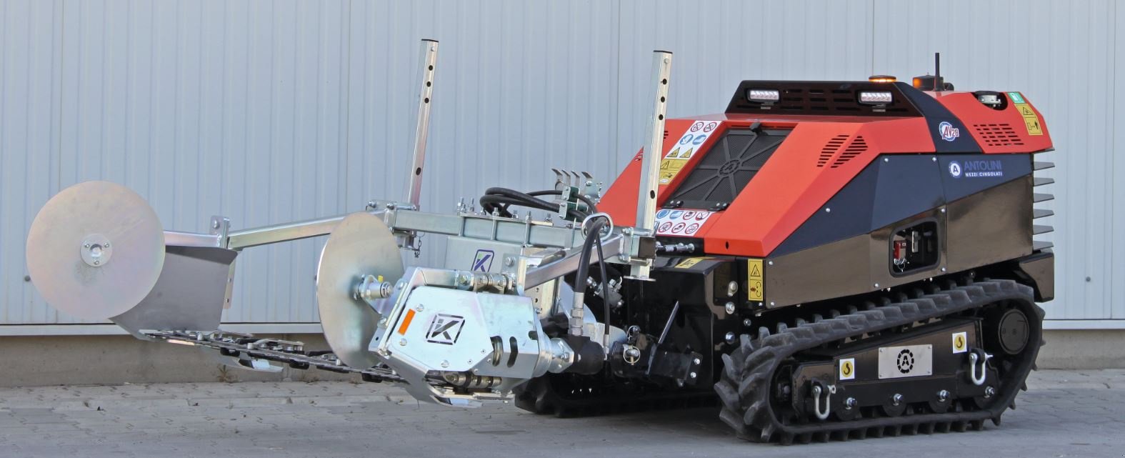 Mähraupe des Typs Reil & Eichinger Fungesteuerte Mähraupe AV28, Neumaschine in Nittenau (Bild 4)