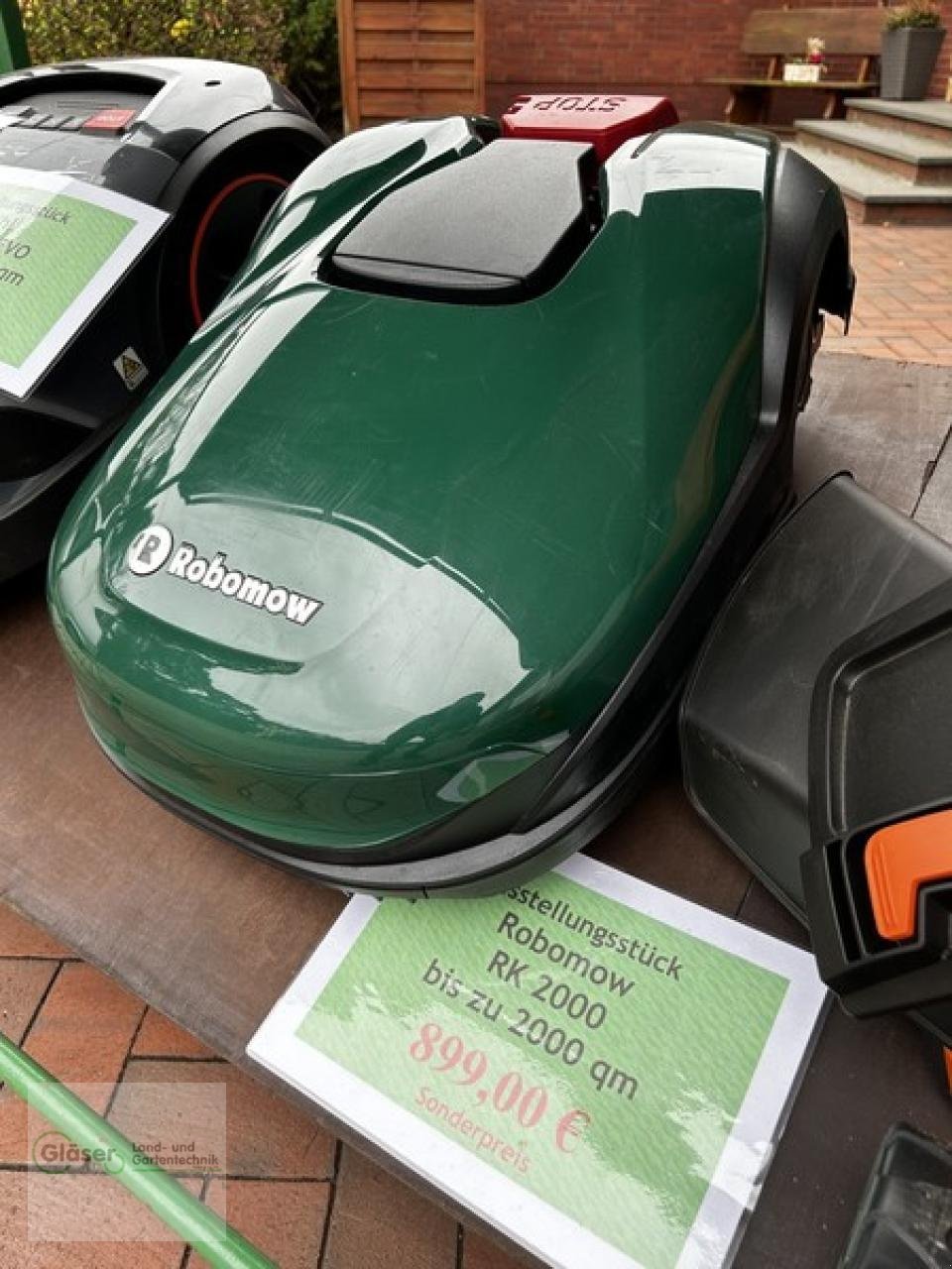 Mähroboter of the type Cub Cadet ROBOMOW RK2000 PRO, Neumaschine in Drebber (Picture 2)