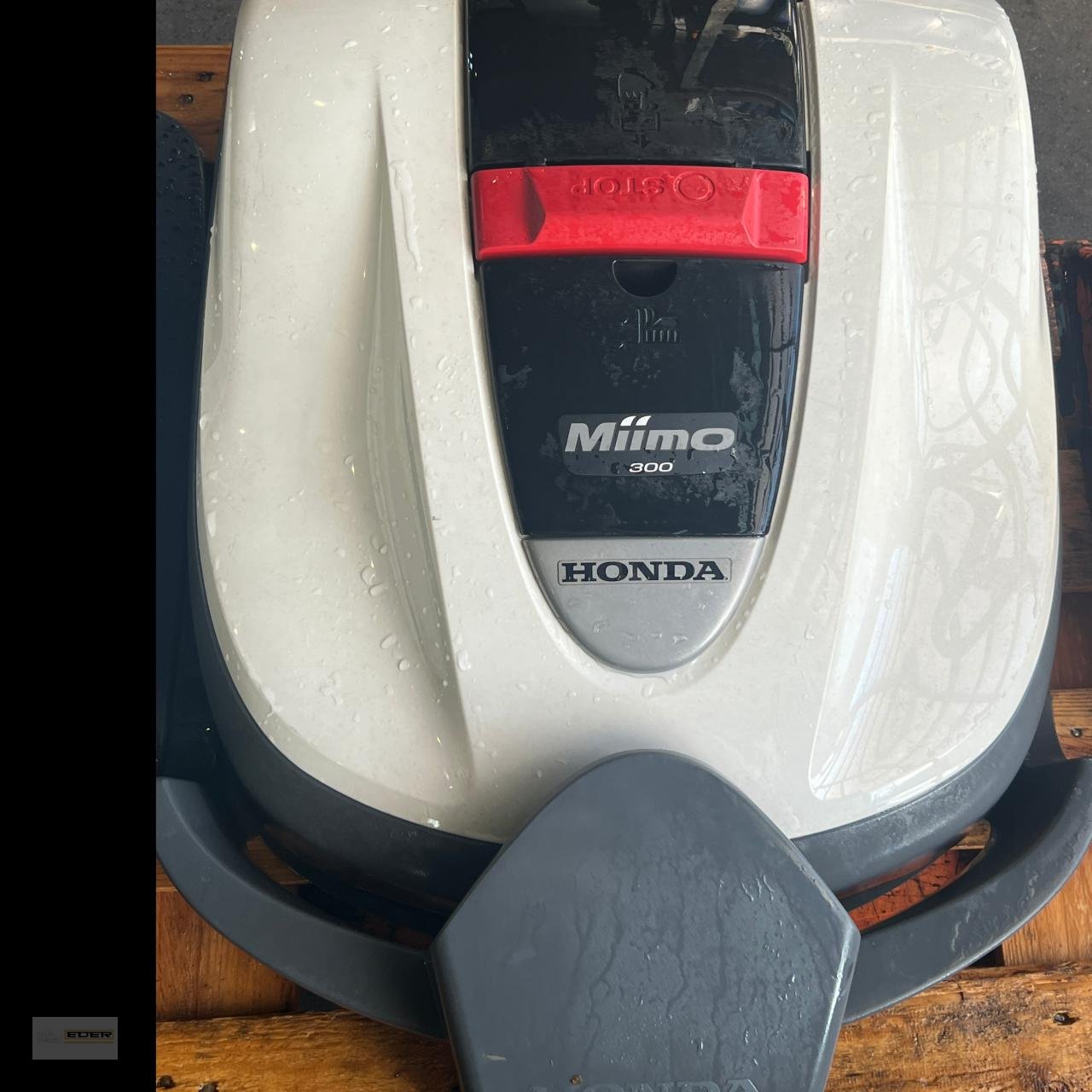 Mähroboter des Typs Honda HRM 300, Vorführmaschine in Kirchheim b. München (Bild 1)