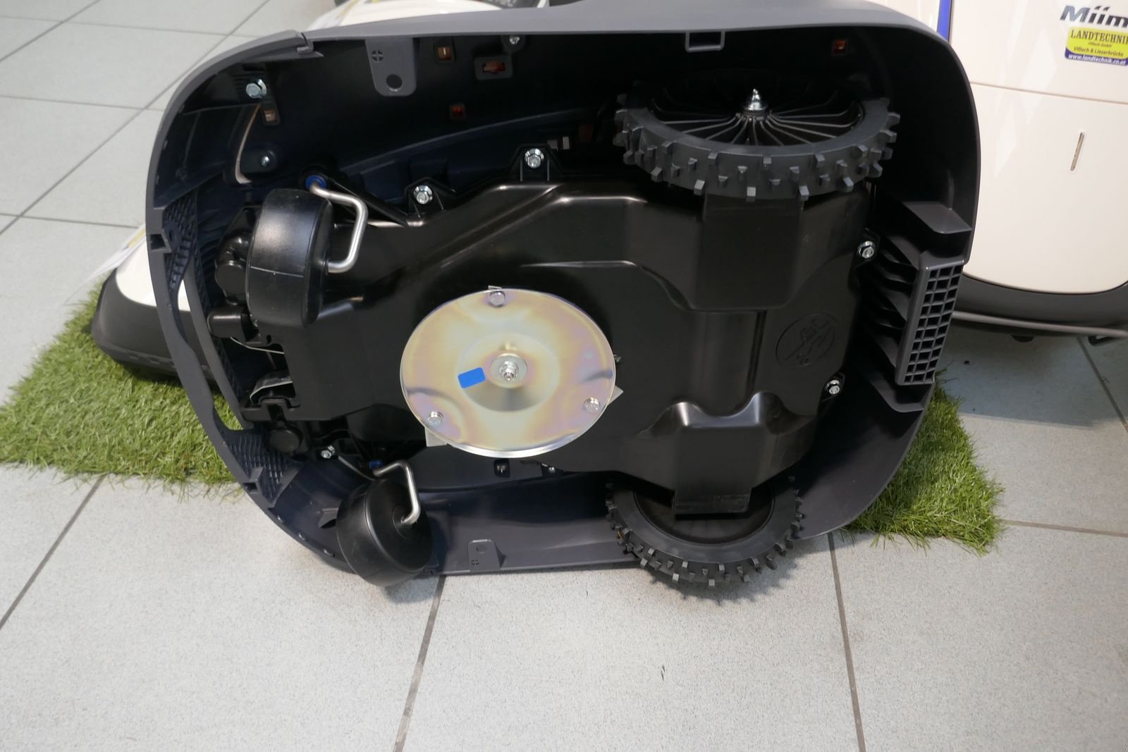 Mähroboter des Typs Honda Miimo HRM 1500 Live, Gebrauchtmaschine in Villach (Bild 4)
