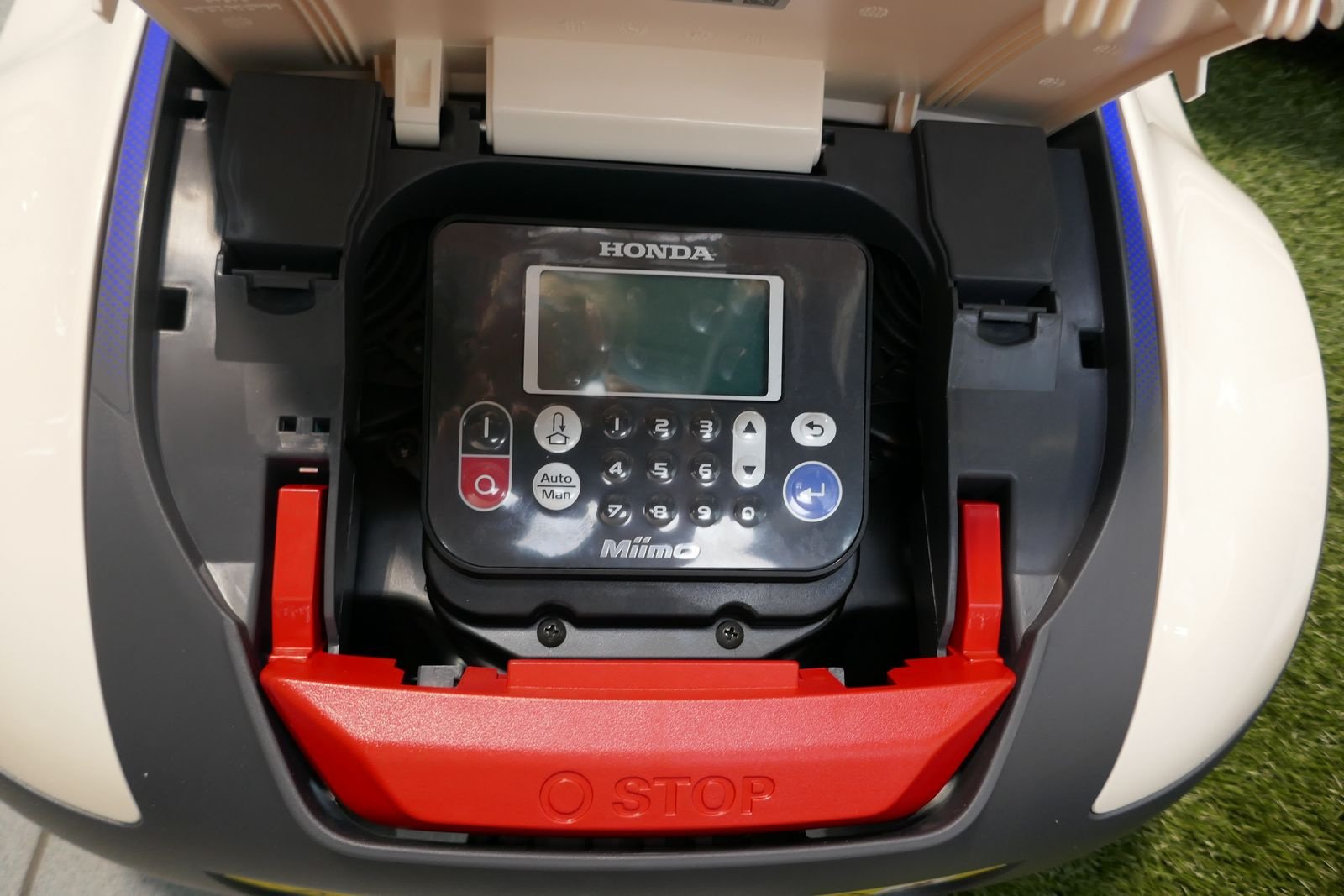 Mähroboter des Typs Honda Miimo HRM 1500 Live, Gebrauchtmaschine in Villach (Bild 3)