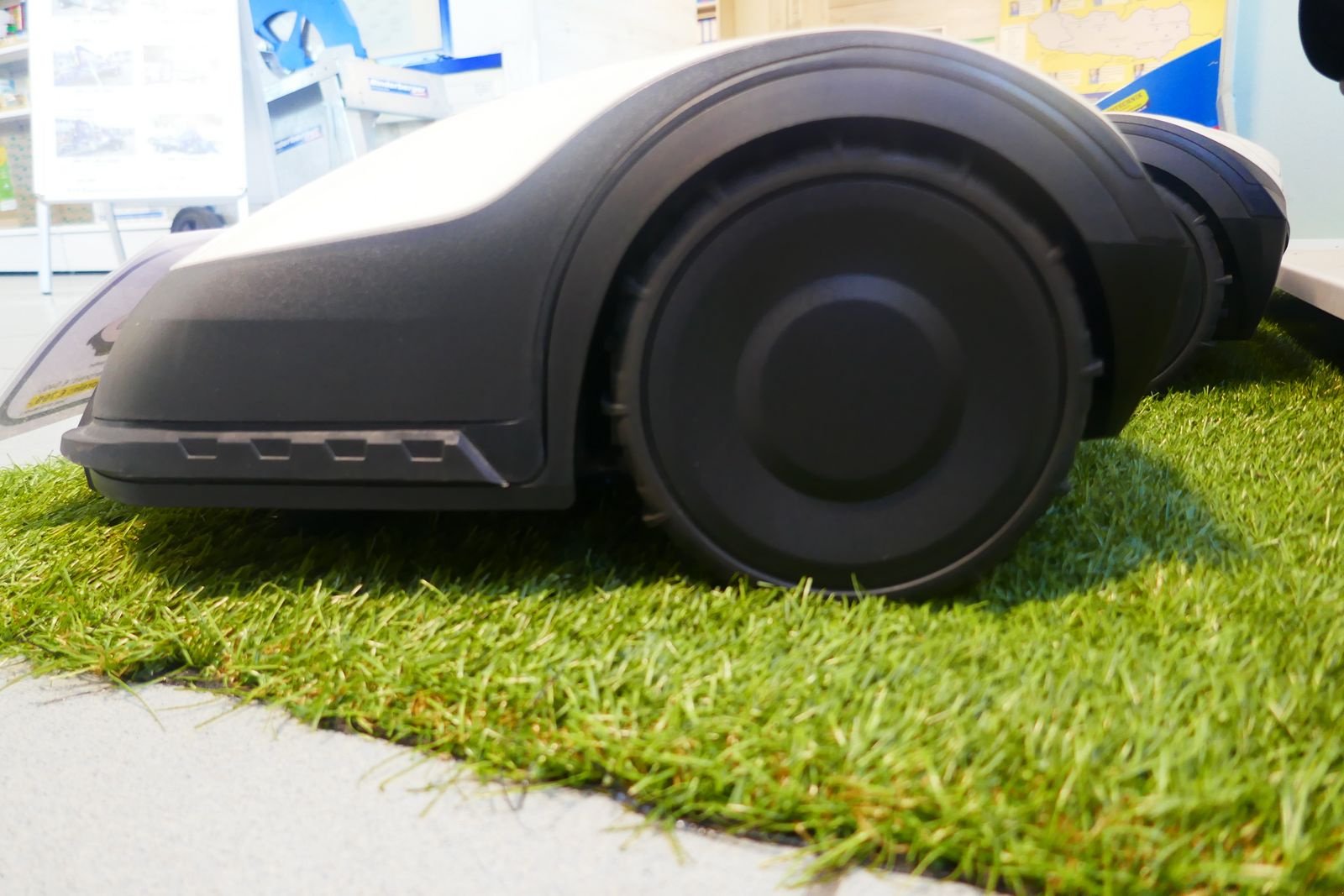 Mähroboter des Typs Honda Miimo HRM 40, Gebrauchtmaschine in Villach (Bild 9)