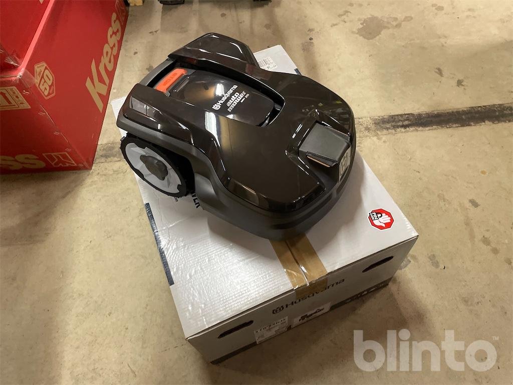 Mähroboter des Typs Husqvarna 310 MARK II, Gebrauchtmaschine in Düsseldorf (Bild 3)